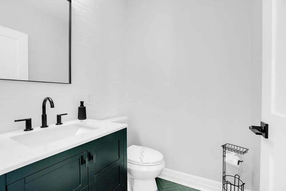Luxury Near I Fully Renovated