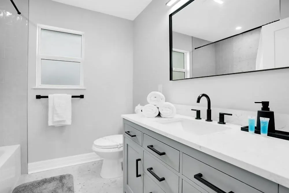 Luxury Near I Fully Renovated Holiday home *