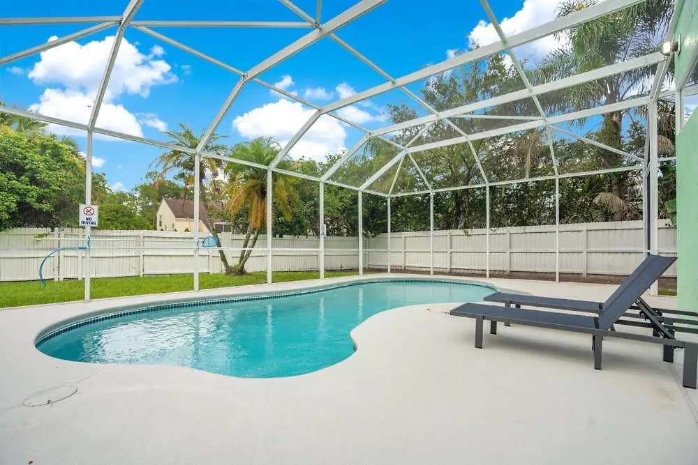 Luxury Near I Fully Renovated *