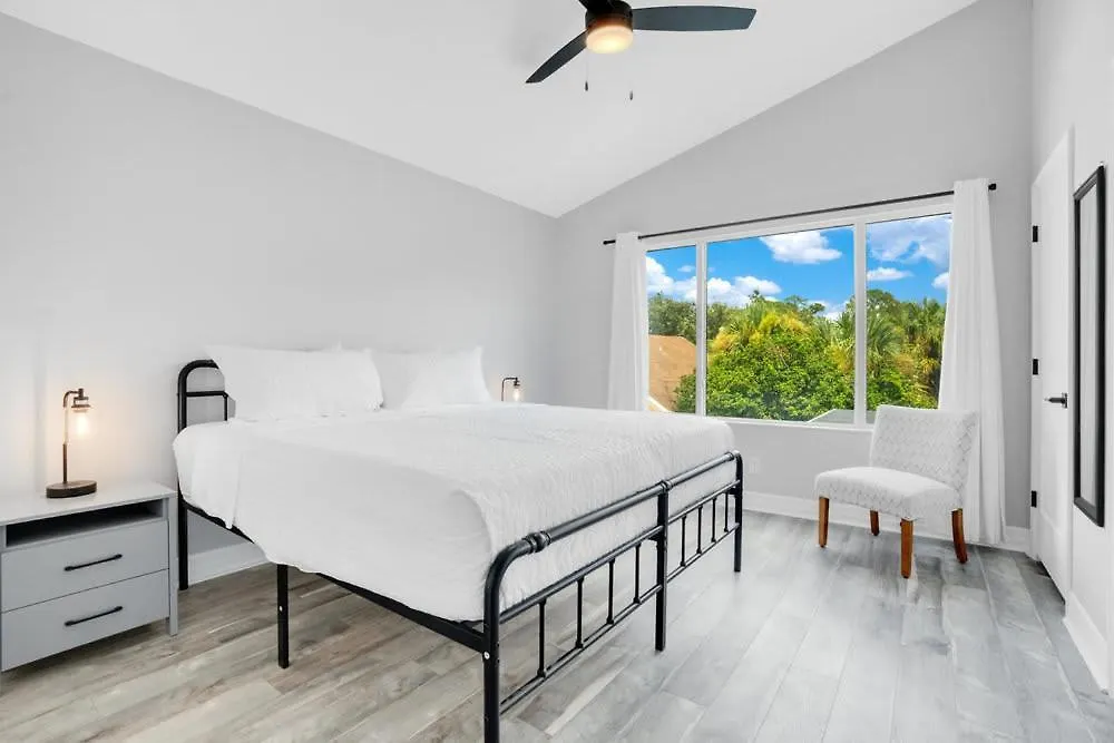 Luxury Near I Fully Renovated Holiday home *