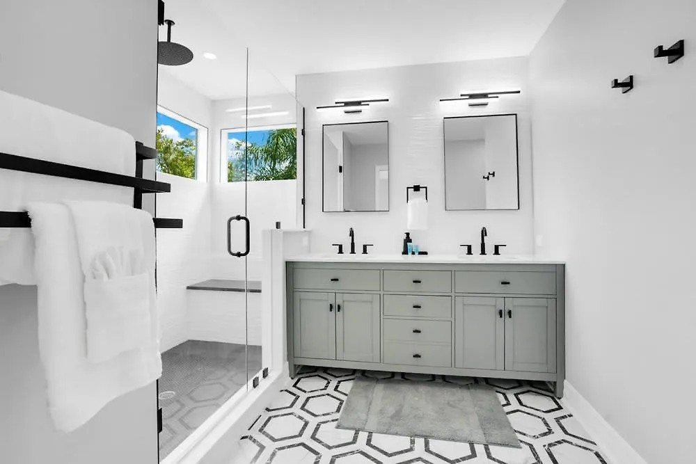 Luxury Near I Fully Renovated