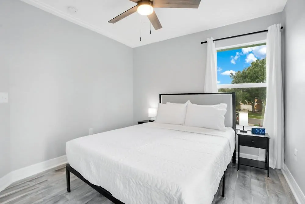 Luxury Near I Fully Renovated Kissimmee