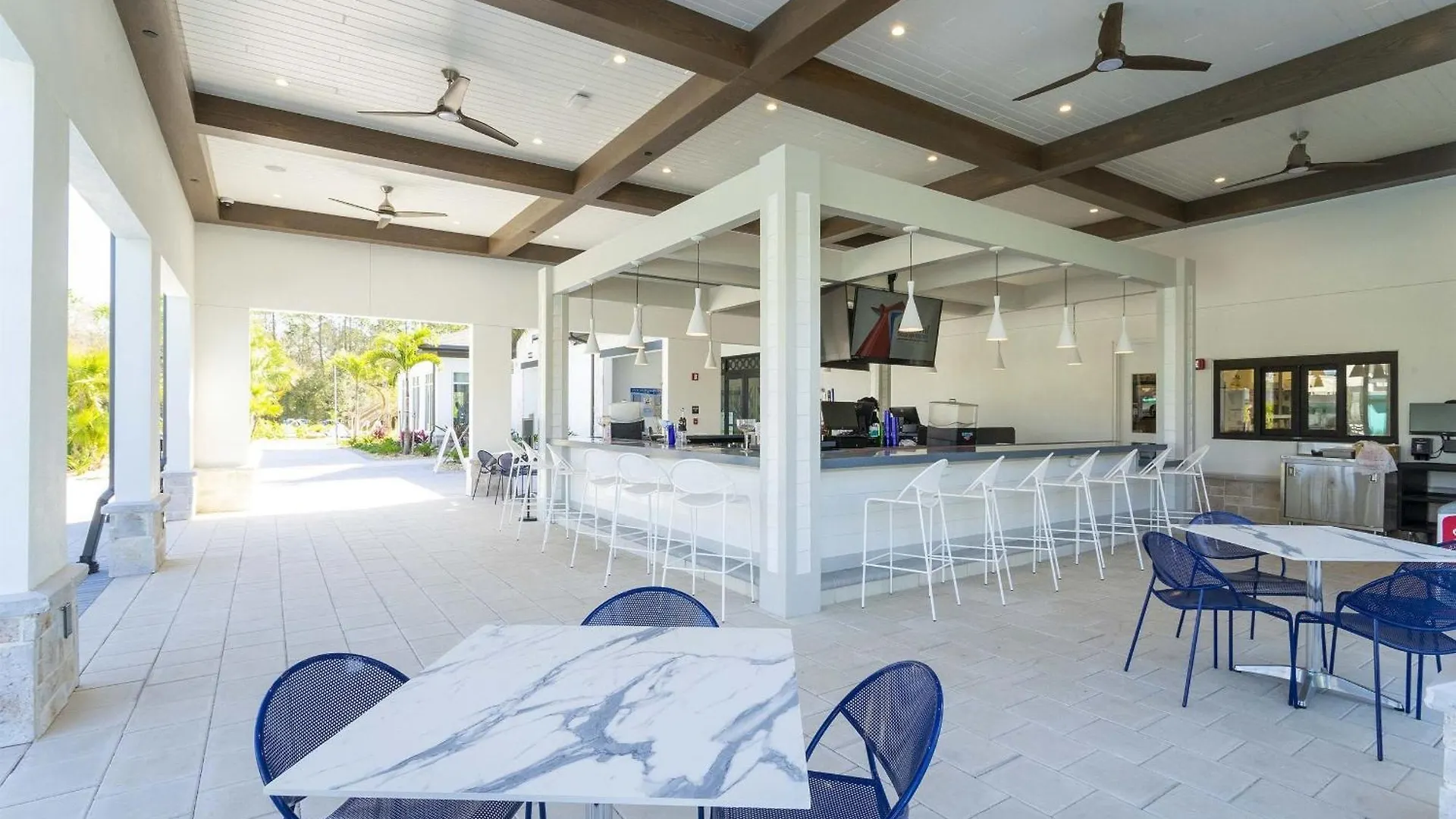 度假居 Storey 4bd/3ba Brandnew Luxury Pvt Pool 基西米