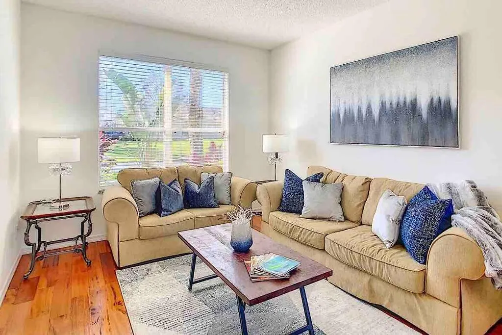 7bd 5ba W Pool 10 Mins Away To Kissimmee