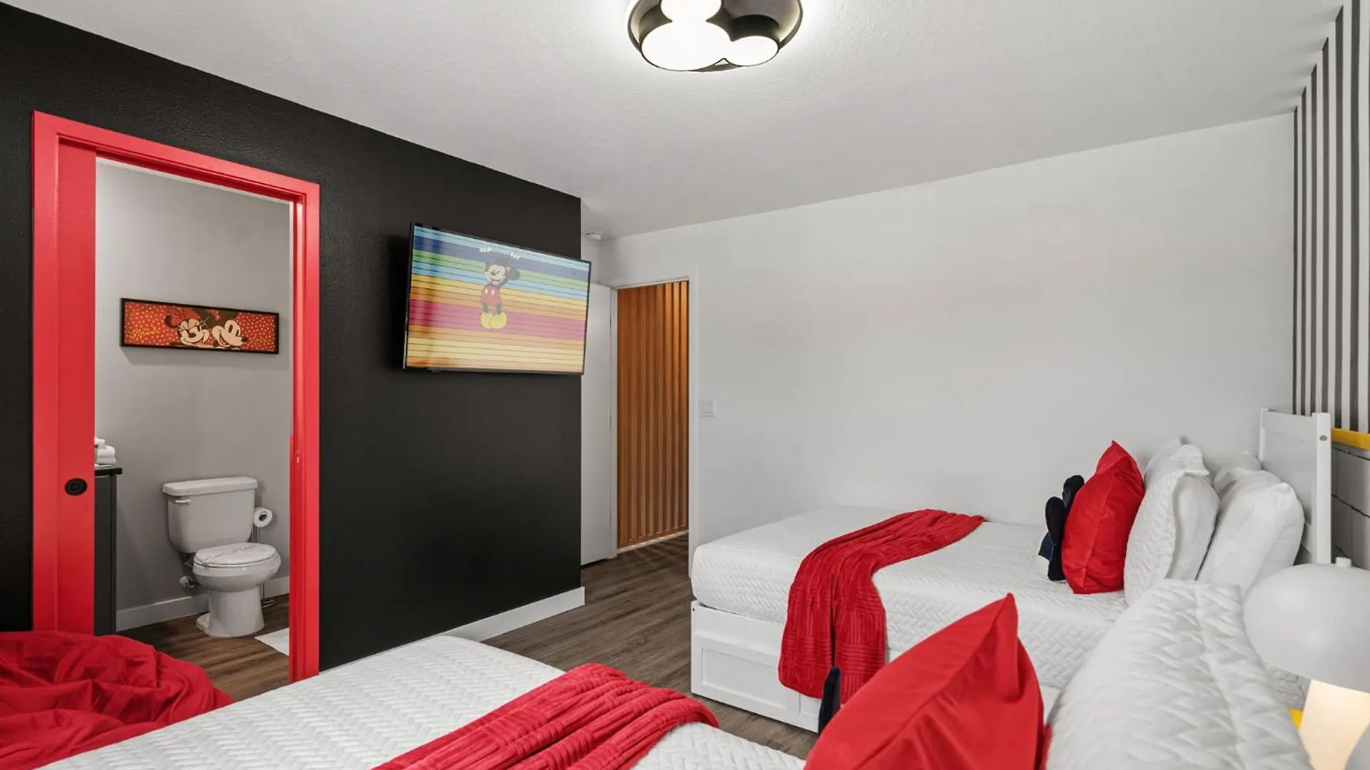 3 Bedrooms- 3 Bathooms- The Hub 3257 Ed Holiday home