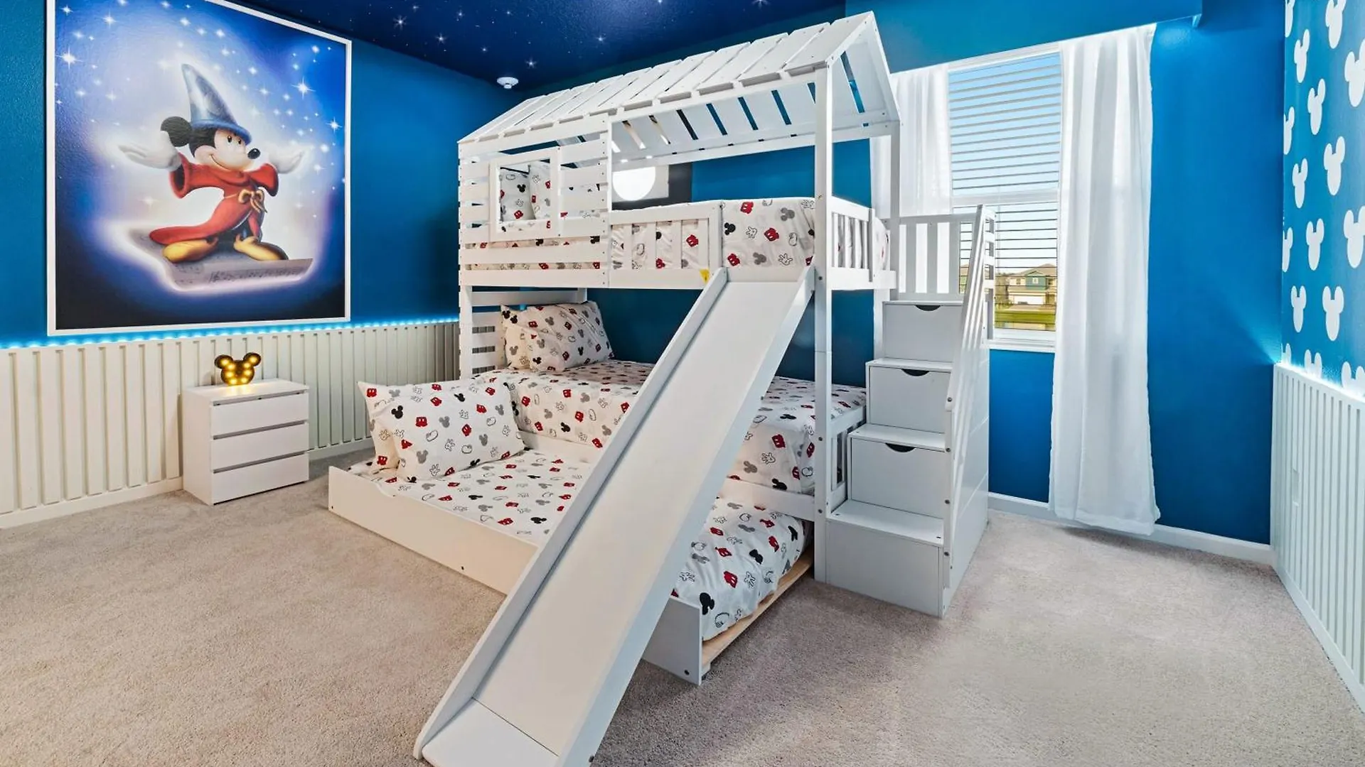 Luxury Family With Private Pool Hot Tub Cinema & Games *