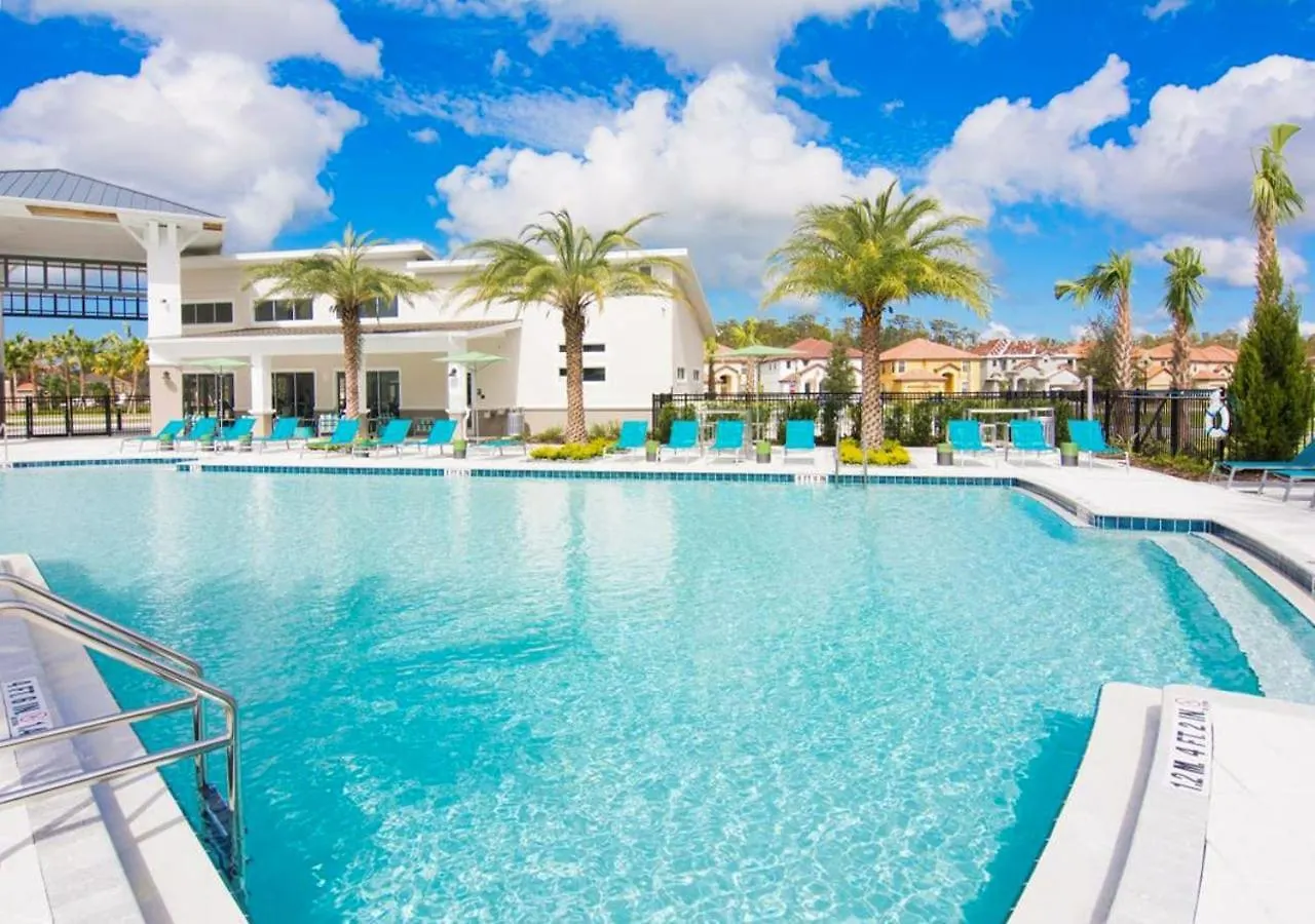 Luxury Family With Private Pool Hot Tub Cinema & Games Holiday home