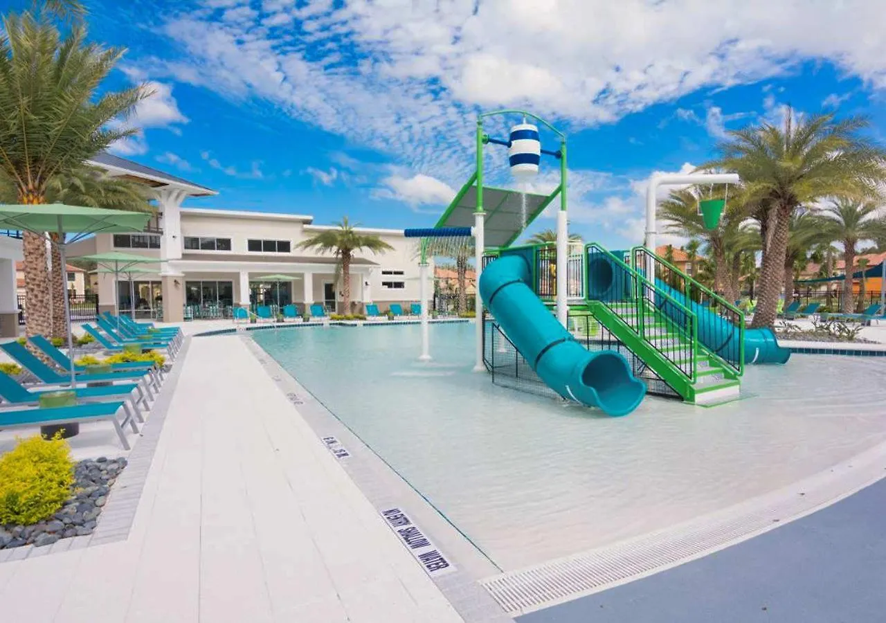Holiday home Luxury Family With Private Pool Hot Tub Cinema & Games *