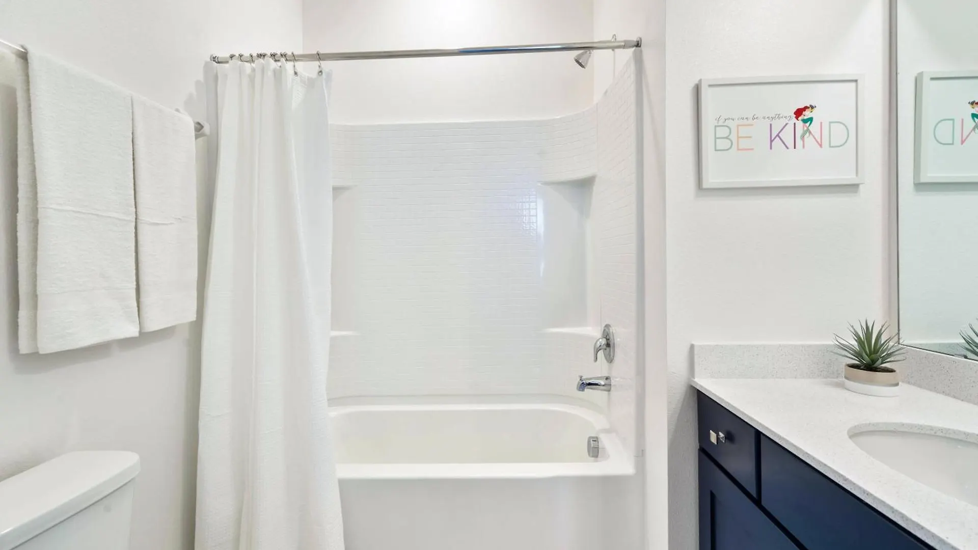 Luxury Family With Private Pool Hot Tub Cinema & Games Holiday home