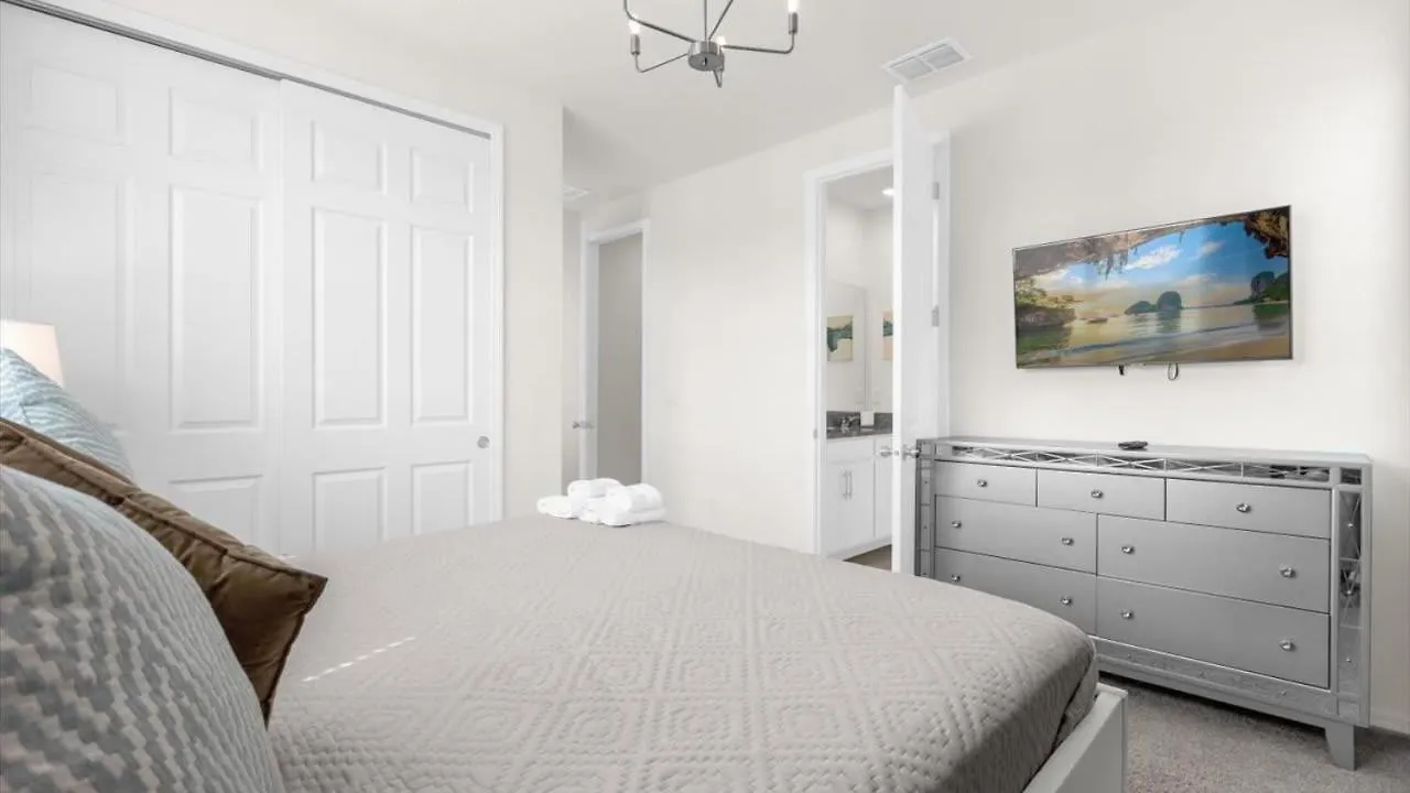 Majestic 9-bedroom Home: Luxury & Serenity Await