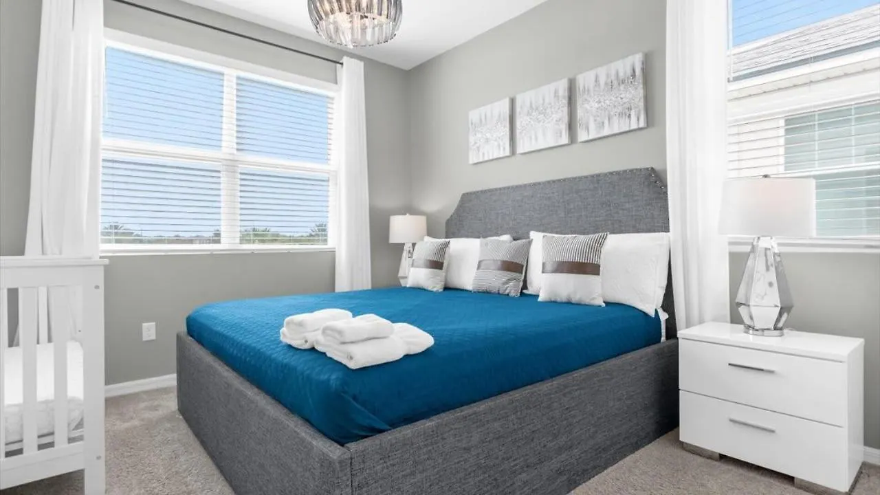 Majestic 9-bedroom Home: Luxury & Serenity Await Holiday home