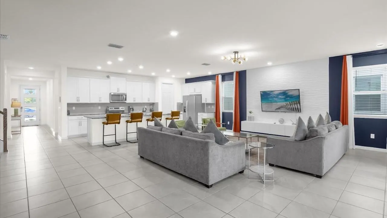 Majestic 9-bedroom Home: Luxury & Serenity Await Holiday home *