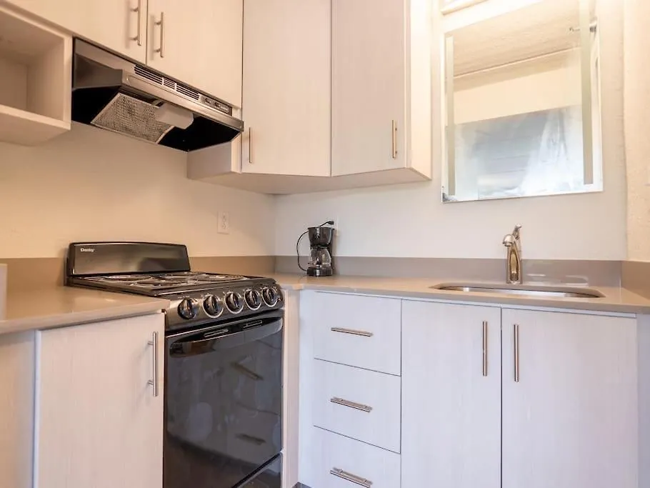 Relax & Enjoy 1br Near Parks With View *