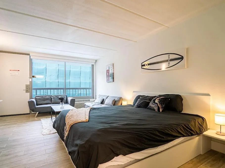 Spacious 1br Near Parks With Pool View