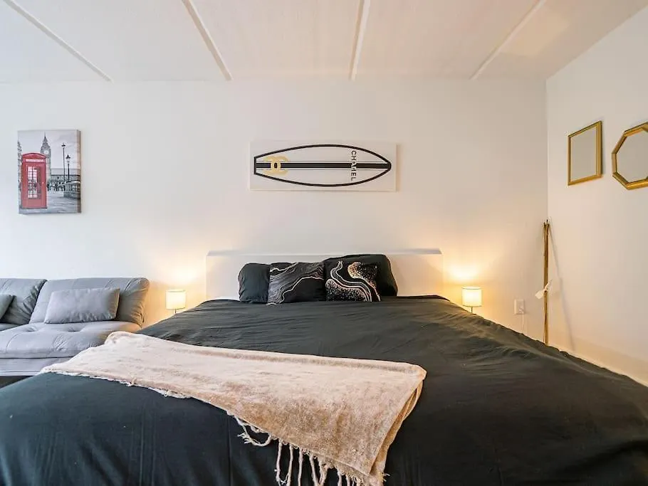 Apartment Spacious 1br Near Parks With Pool View *