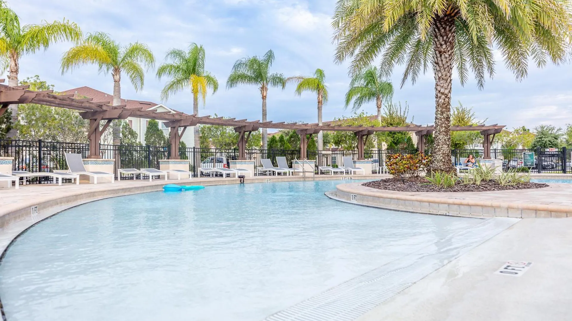 Elegant, Spacious 3bedroom Near Attractions Hot Tub Pool & Gym Kissimmee