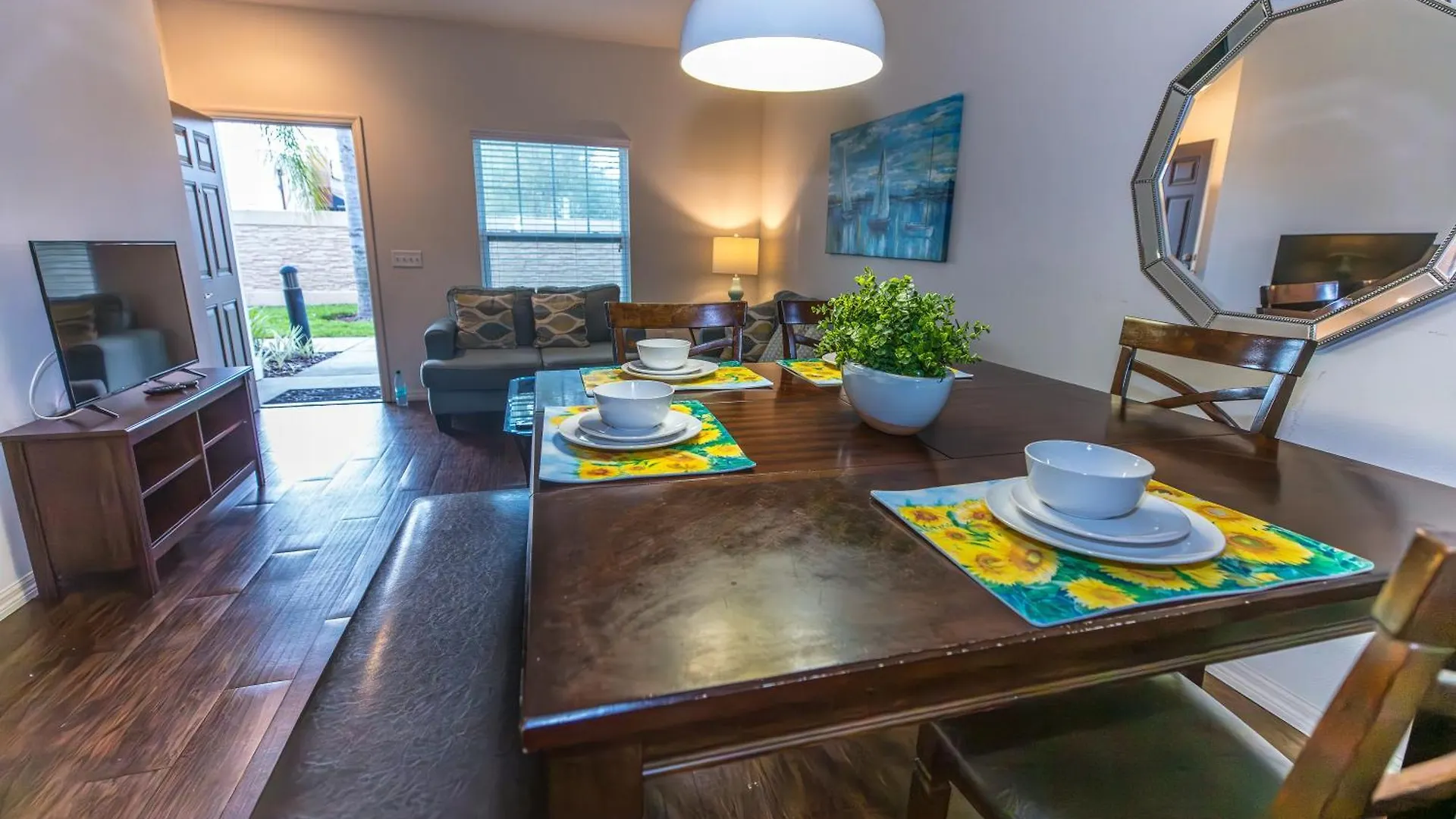 Elegant, Spacious 3bedroom Near Attractions Hot Tub Pool & Gym Holiday home Kissimmee