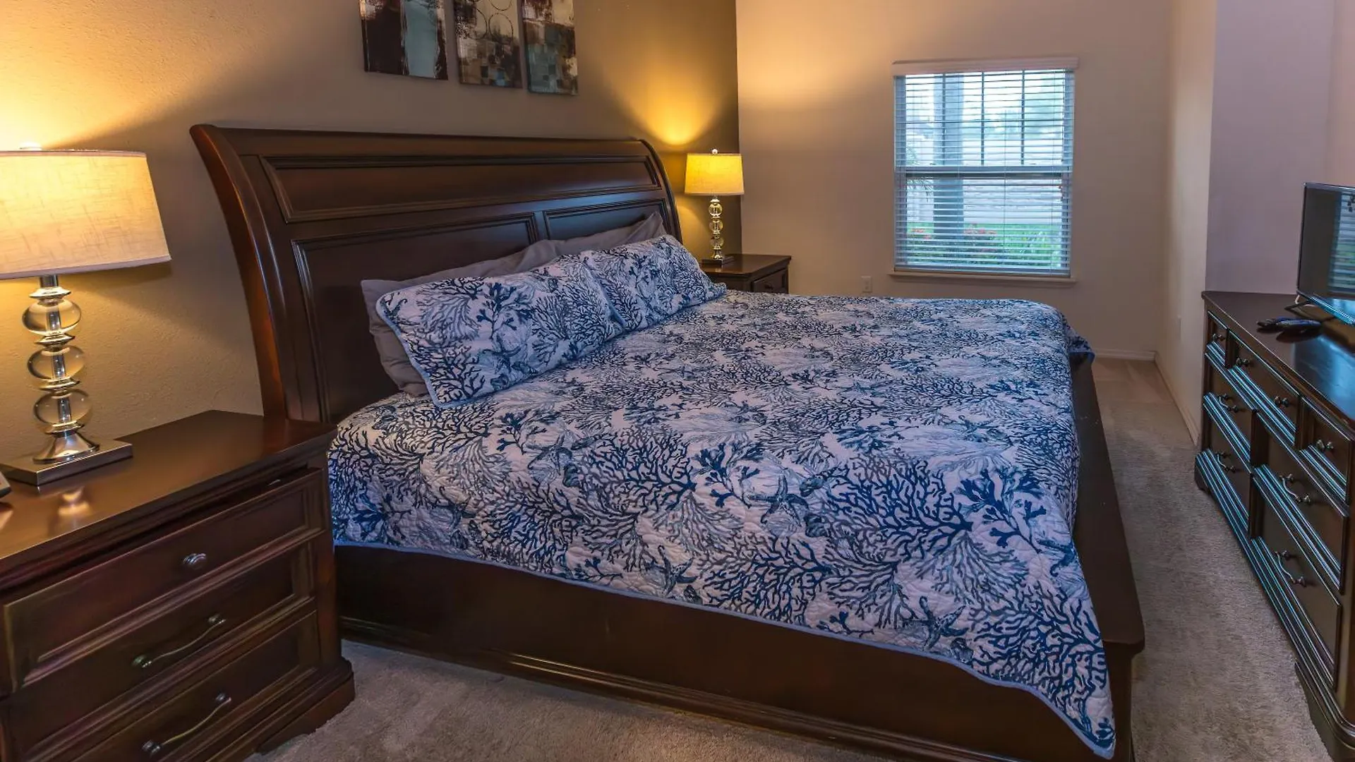 Elegant, Spacious 3bedroom Near Attractions Hot Tub Pool & Gym * Kissimmee