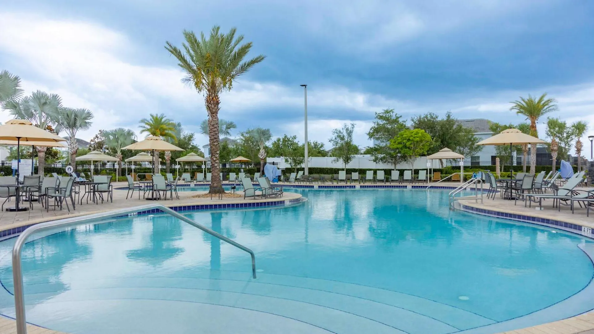 3073 Pp - Storey Holiday home
