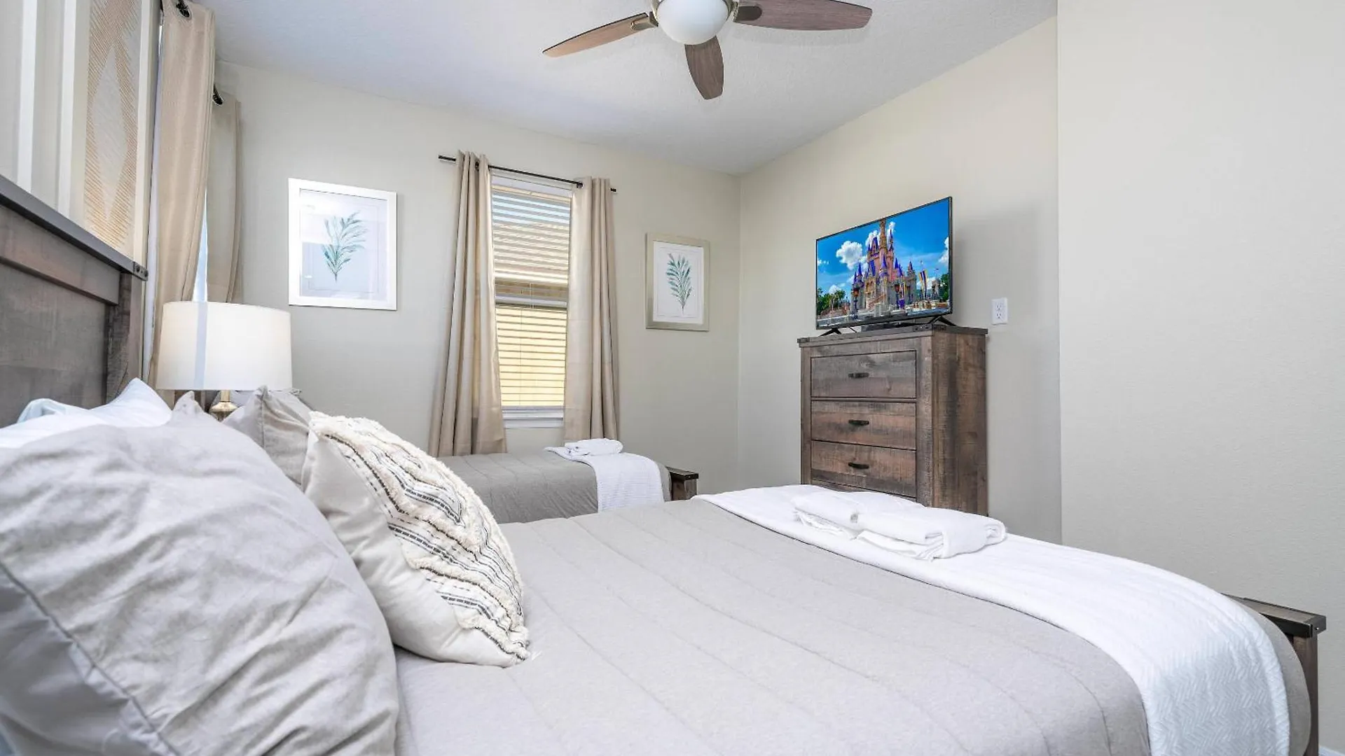 Dream Vacation 8 Milles From At Solara 1608