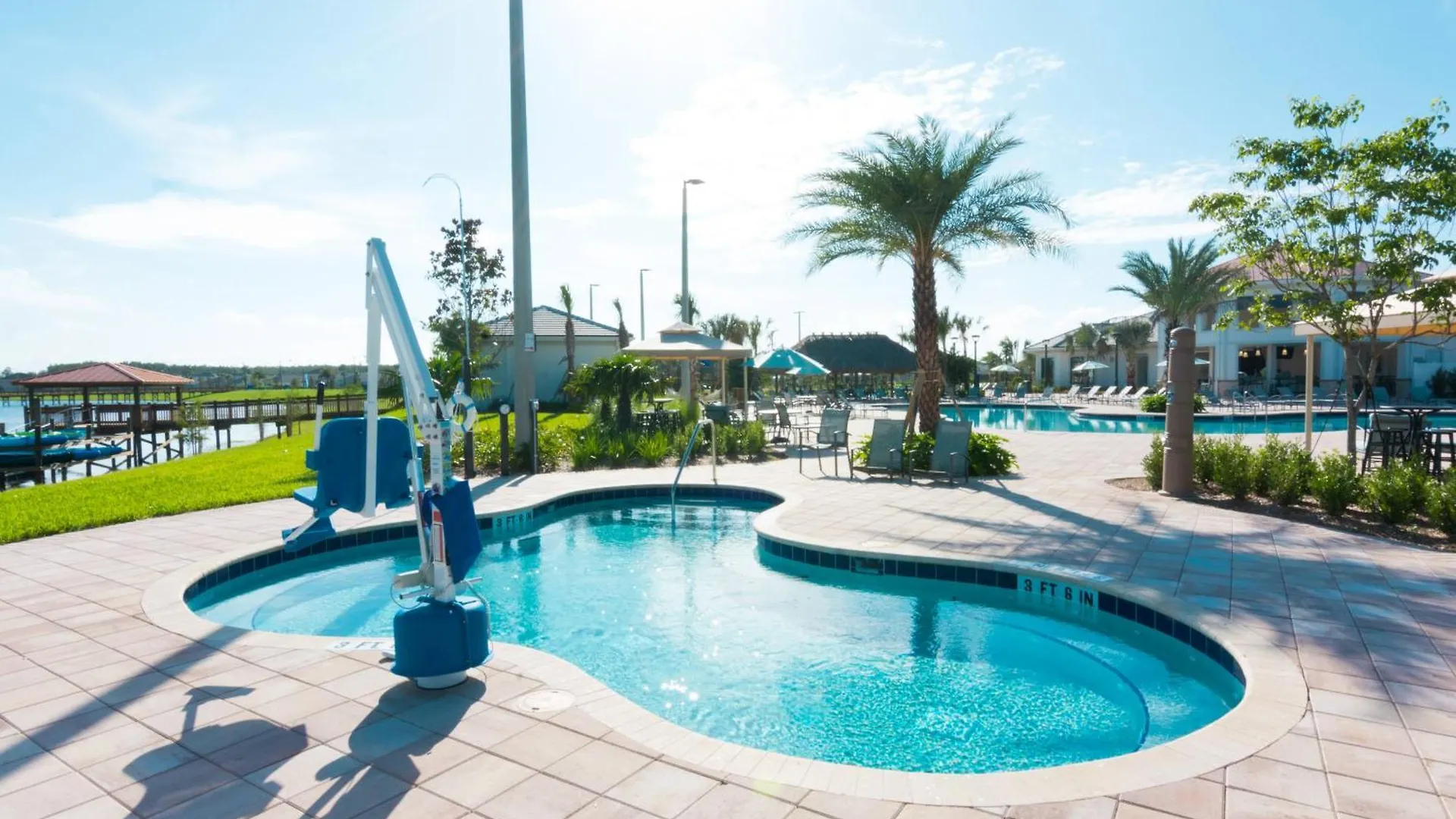 Location With Pool At Storey 4830 Holiday home *