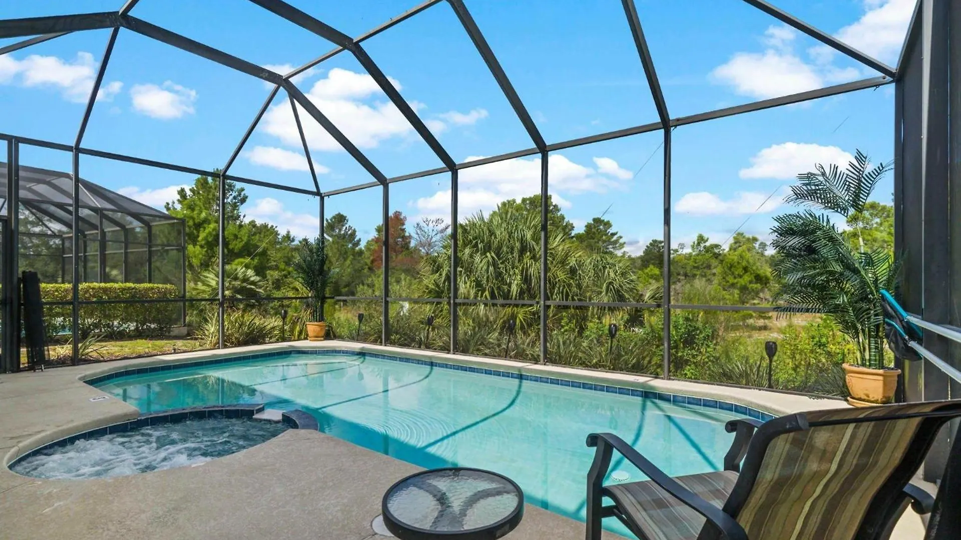 W453 - Tropical Retreat With Screened In Private Pool And At Reunion 度假居