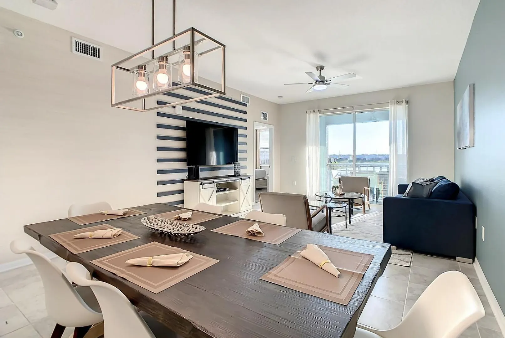- Storey 428 * Kissimmee