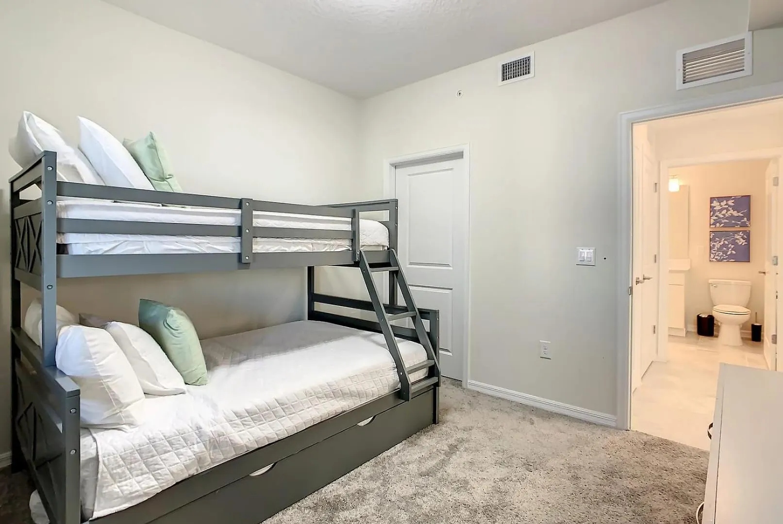 Apartment - Storey 428 *