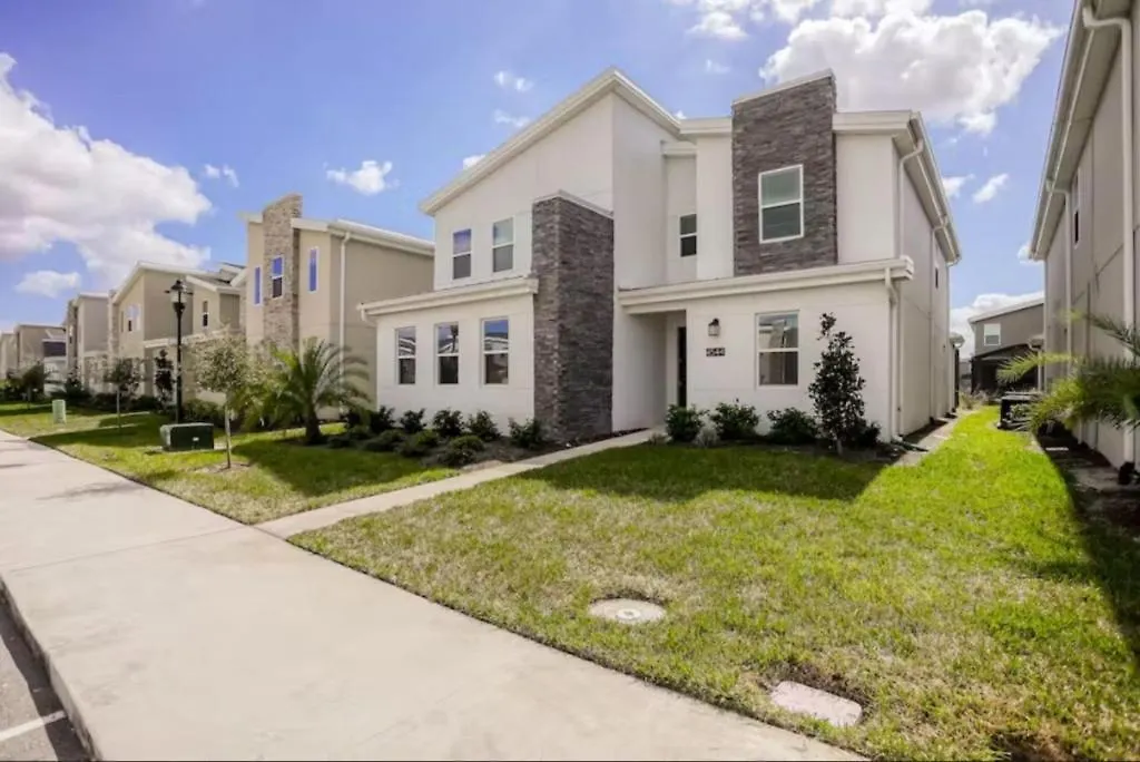 - Storey 972 Villa