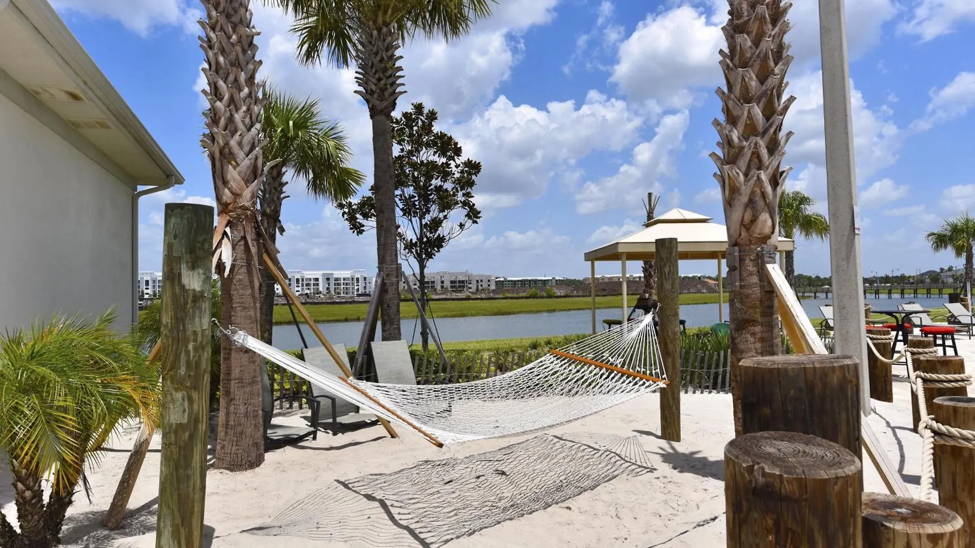 - Storey 972 * Kissimmee