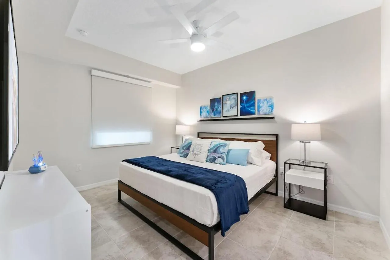 Apartment Brand New Lakeview Storey 3121-103 *