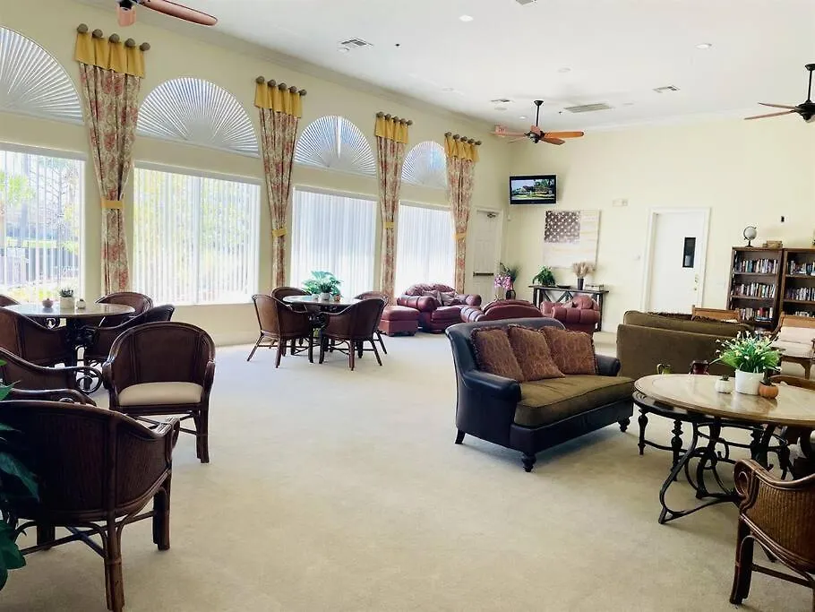 Ideal 3 Bedroom With Laundry Apartment