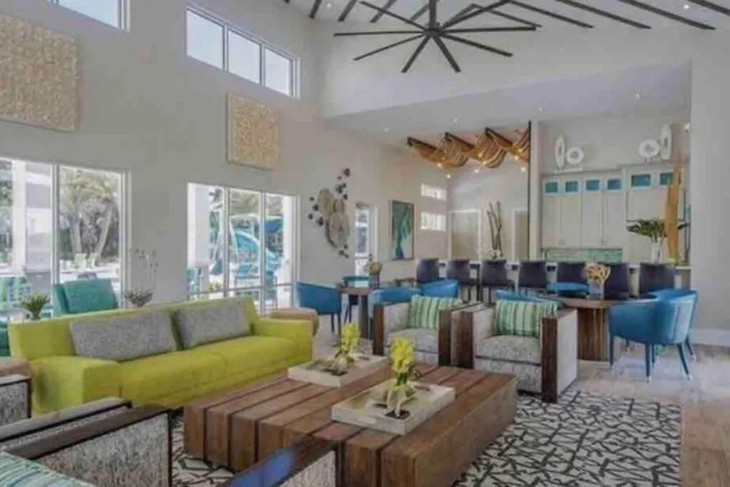 Elegant 4 Bedroom Getaway, Pvt Heated Pool, Spa, Game Room, Secure Gated Community-club House, Perfect Dream Vacation! Kissimmee