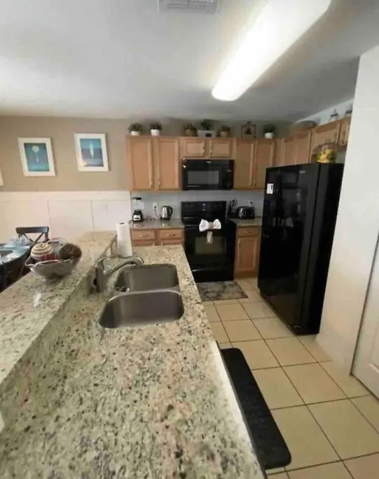 Elegant 4 Bedroom Getaway, Pvt Heated Pool, Spa, Game Room, Secure Gated Community-club House, Perfect Dream Vacation! Holiday home Kissimmee