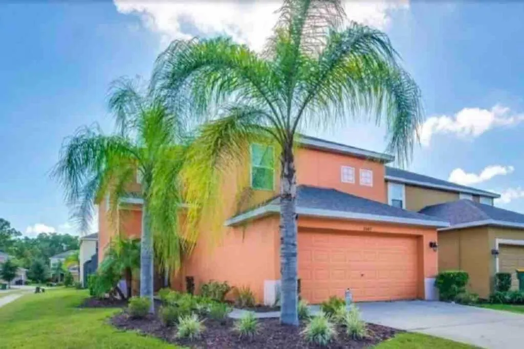 Elegant 4 Bedroom Getaway, Pvt Heated Pool, Spa, Game Room, Secure Gated Community-club House, Perfect Dream Vacation! Holiday home *