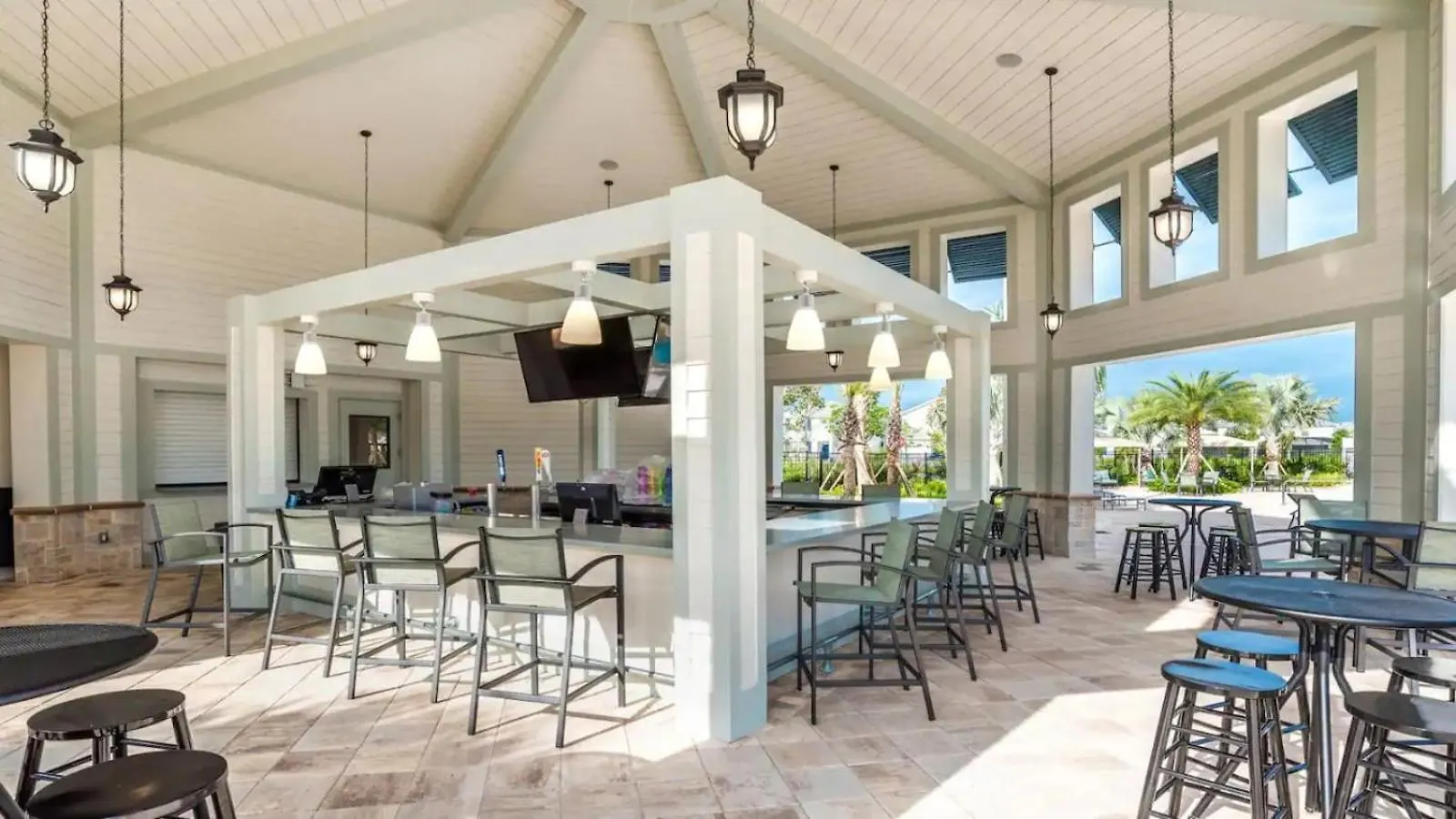 Bright And Modern 4br Home,pool,slides,by
