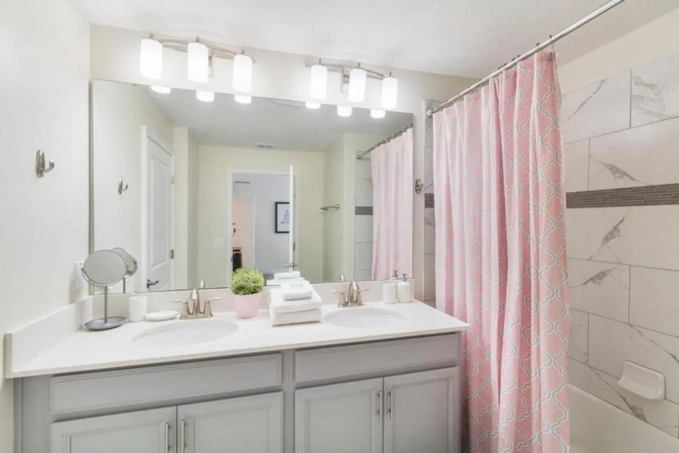 Bright And Modern 4br Home,pool,slides,by