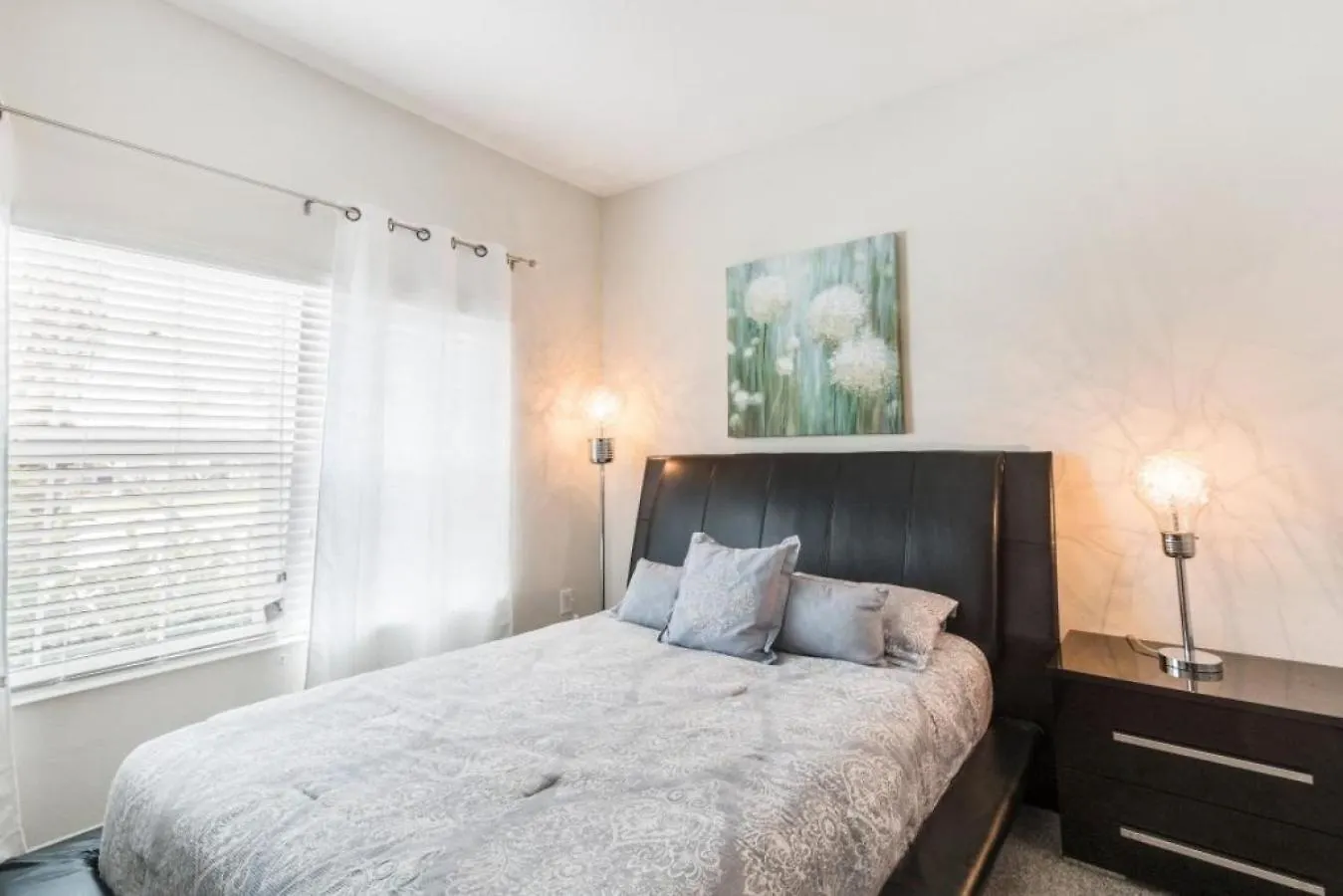 Bright And Modern 4br Home,pool,slides,by Holiday home