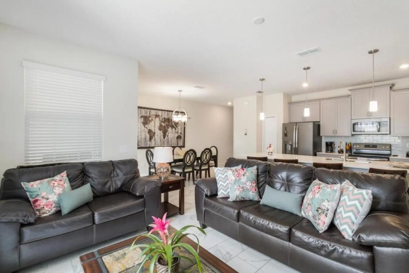 Bright And Modern 4br Home,pool,slides,by Holiday home *