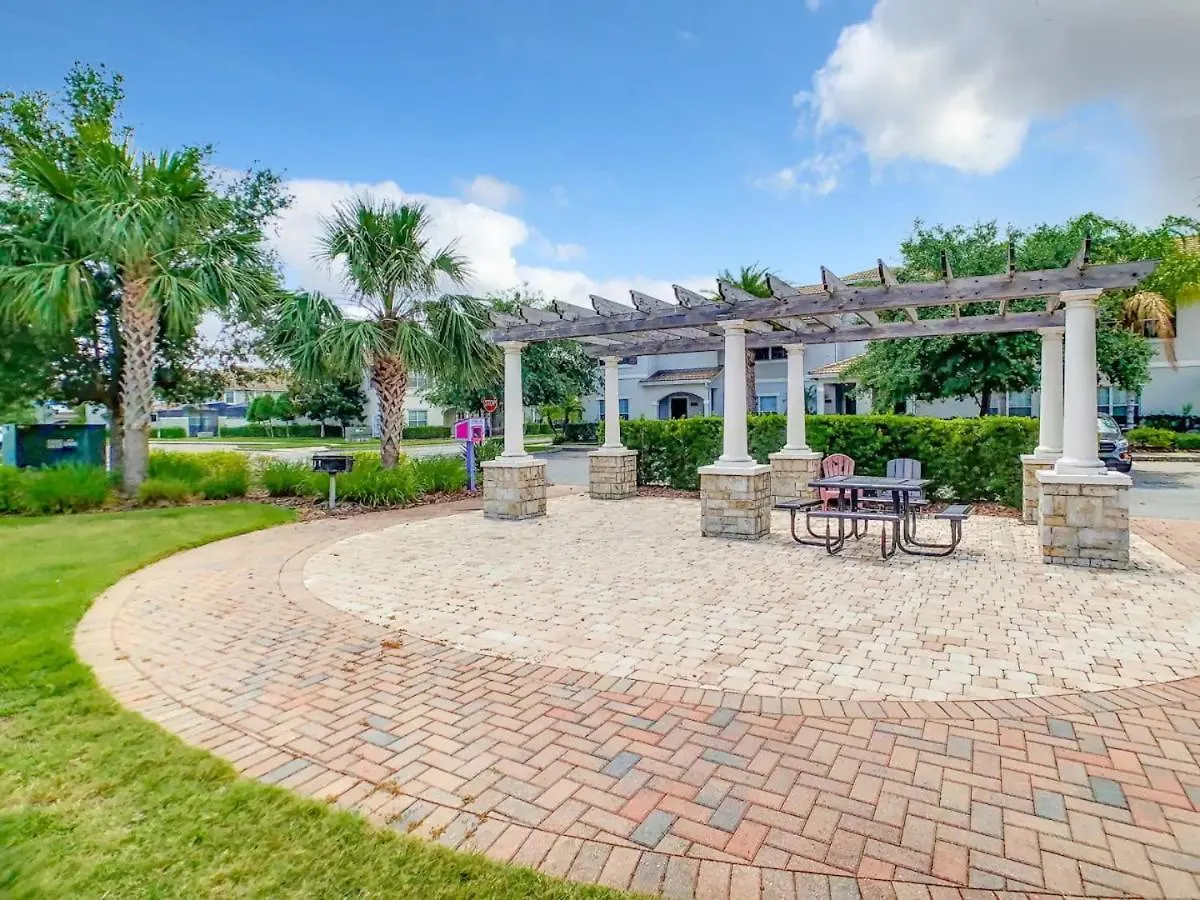 Bright And Modern 4br Home,pool,slides,by Holiday home *