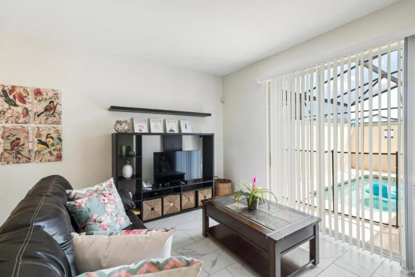 Holiday home Bright And Modern 4br Home,pool,slides,by
