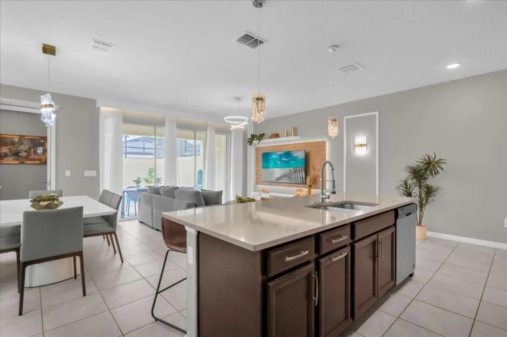 6 Bedrooms- 4,5 Bathrooms- Solara 1868 Tp Holiday home Kissimmee