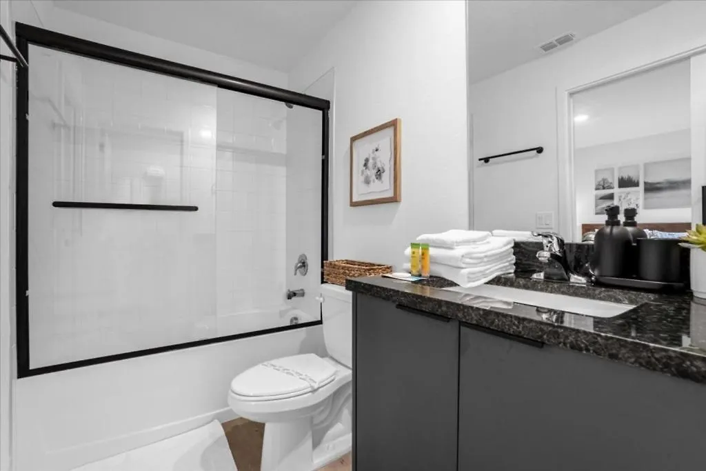Сasa de vacaciones 3 Bedrooms- 3 Bathrooms- The Hub 3248 Tt
