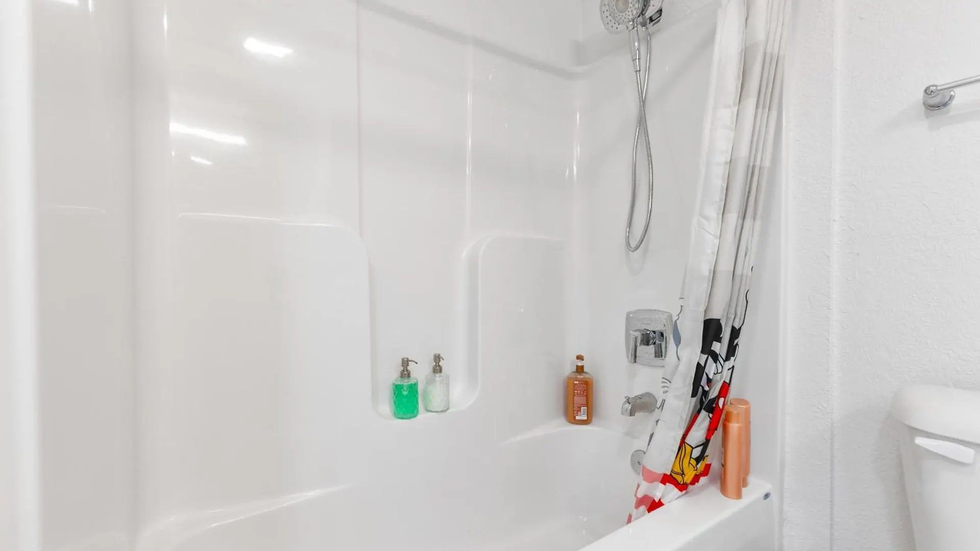 Mins From Gym Pool Parking Pet Friendly Apartment *