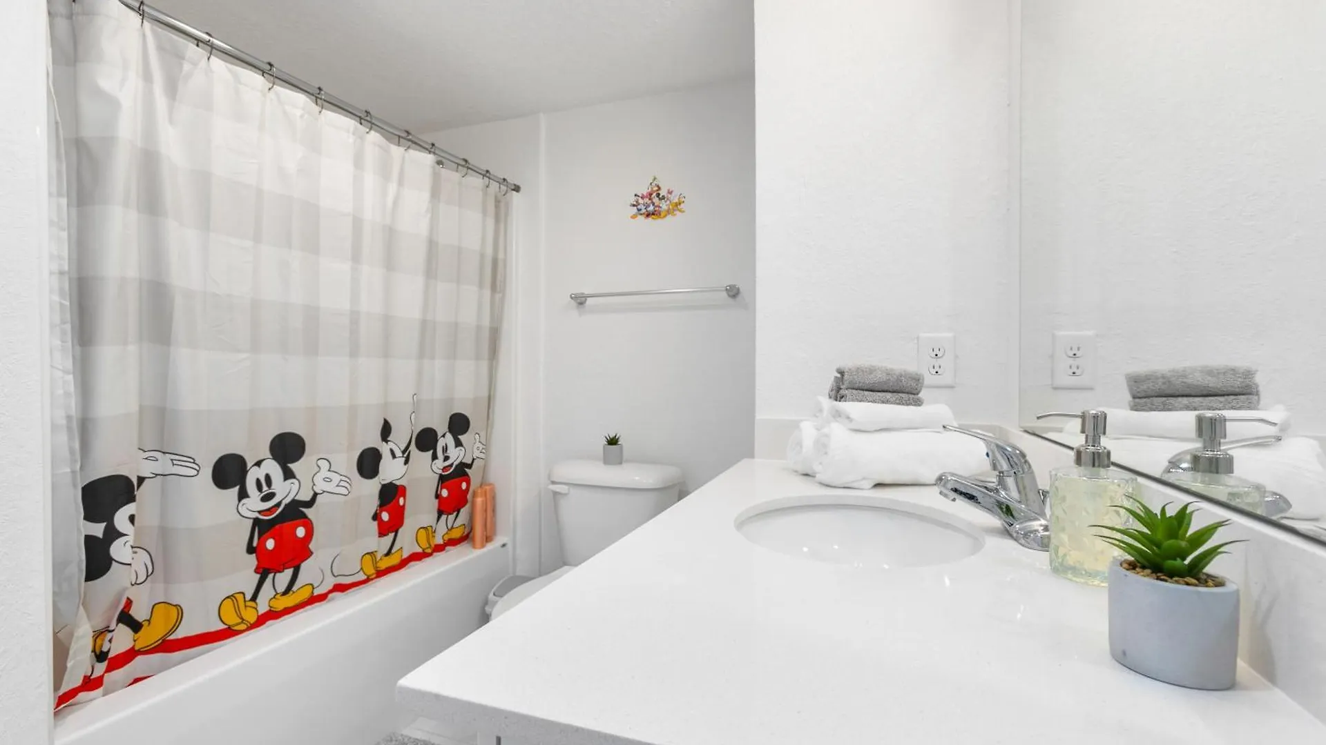 Mins From Gym Pool Parking Pet Friendly * Kissimmee