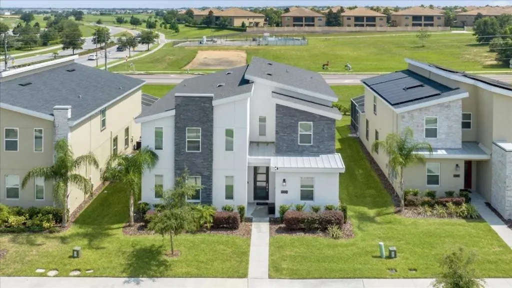 8 Bedrooms- 5 Bathrooms- Champions Gate 9004sh Kissimmee