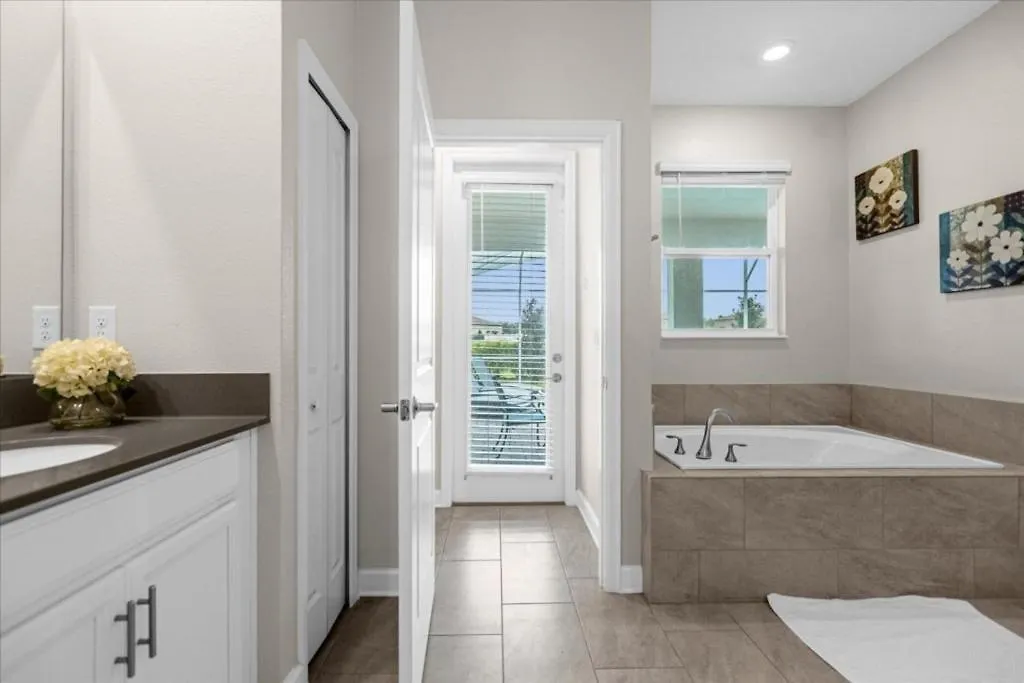 8 Bedrooms- 5 Bathrooms- Champions Gate 9004sh Kissimmee