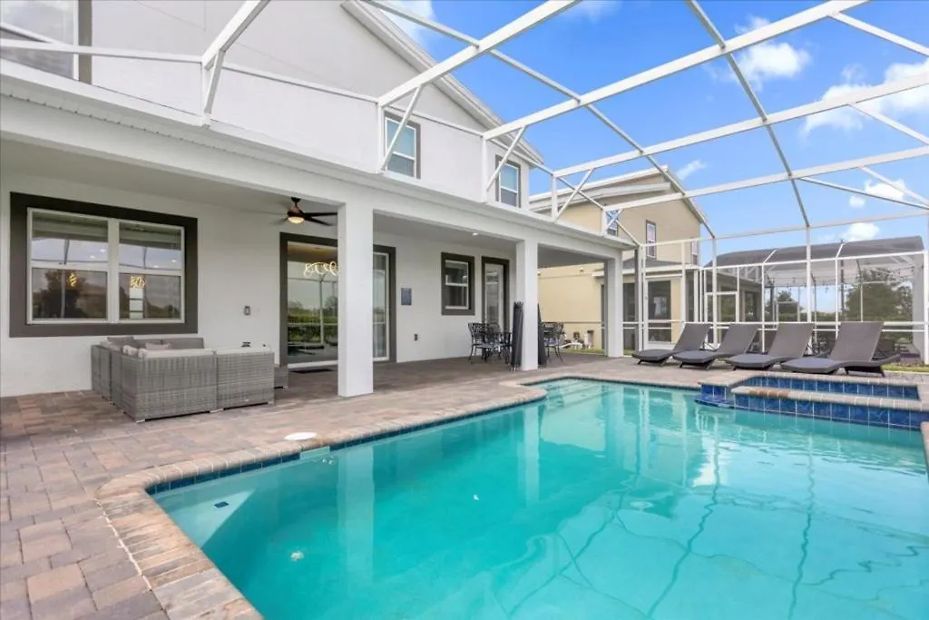 8 Bedrooms- 5 Bathrooms- Champions Gate 9004sh