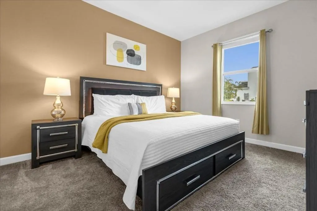 8 Bedrooms- 5 Bathrooms- Champions Gate 9004sh Holiday home