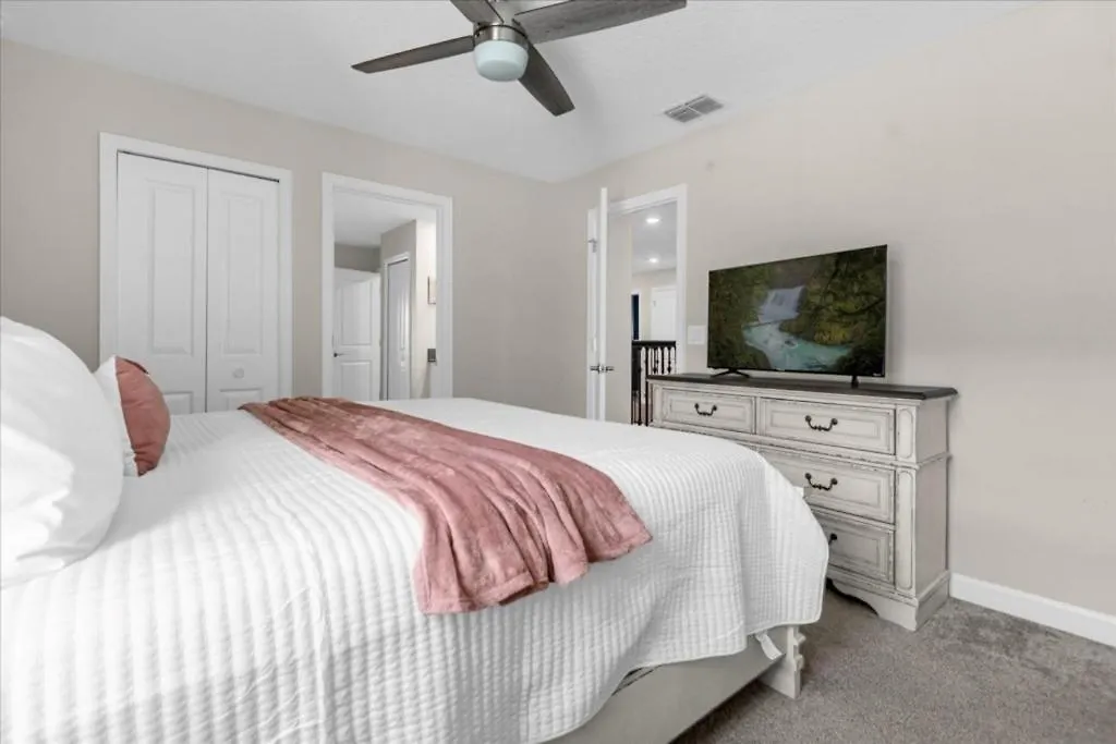 8 Bedrooms- 5 Bathrooms- Champions Gate 9004sh Kissimmee
